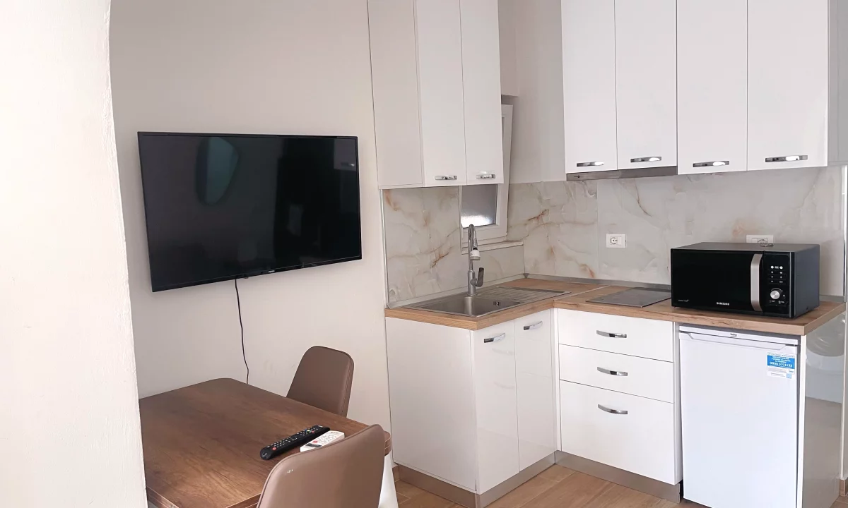 Shtepi me qera Apartament ne Tirane, Garsoniere, Mobilimi E mobiluar, Pagesa 35,000  Leke.