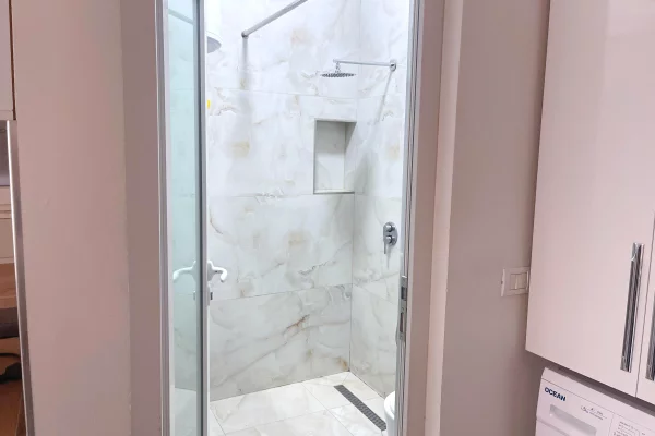 Shtepi me qera Apartament ne Tirane, Garsoniere, Mobilimi E mobiluar, Pagesa 35,000  Leke.