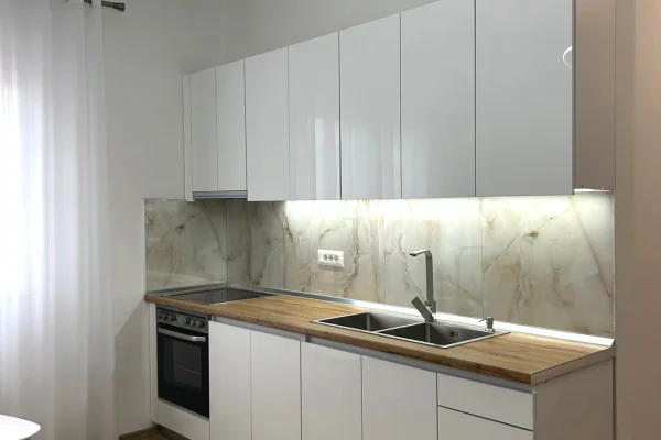 Shtepi me qera Apartament ne Tirane, 1+1, Mobilimi E mobiluar, Pagesa 40,000  Leke.