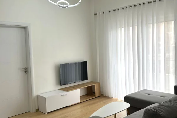 Shtepi me qera Apartament ne Tirane, 1+1, Mobilimi E mobiluar, Pagesa 45,000  Leke.