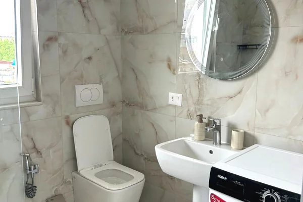 Shtepi me qera Apartament ne Tirane, 1+1, Mobilimi E mobiluar, Pagesa 45,000  Leke.