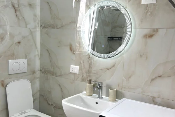 Shtepi me qera Apartament ne Tirane, 1+1, Mobilimi E mobiluar, Pagesa 45,000  Leke.