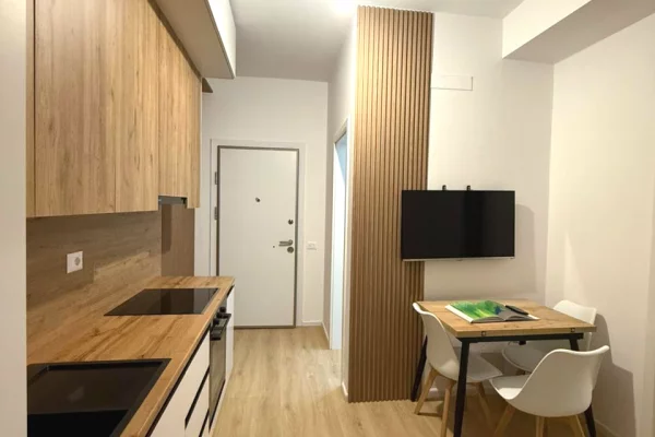 Shtepi me qera Apartament ne Tirane, 1+1, Mobilimi E mobiluar, Pagesa 38,000  Leke.