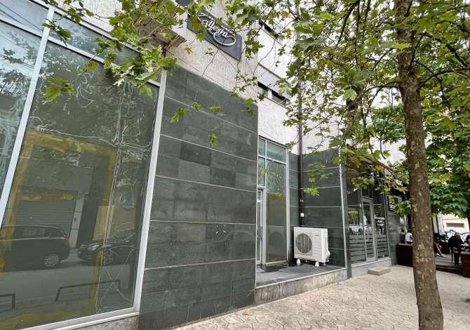 Shitet Ambient Biznesi aktualisht i dhënë me Qira