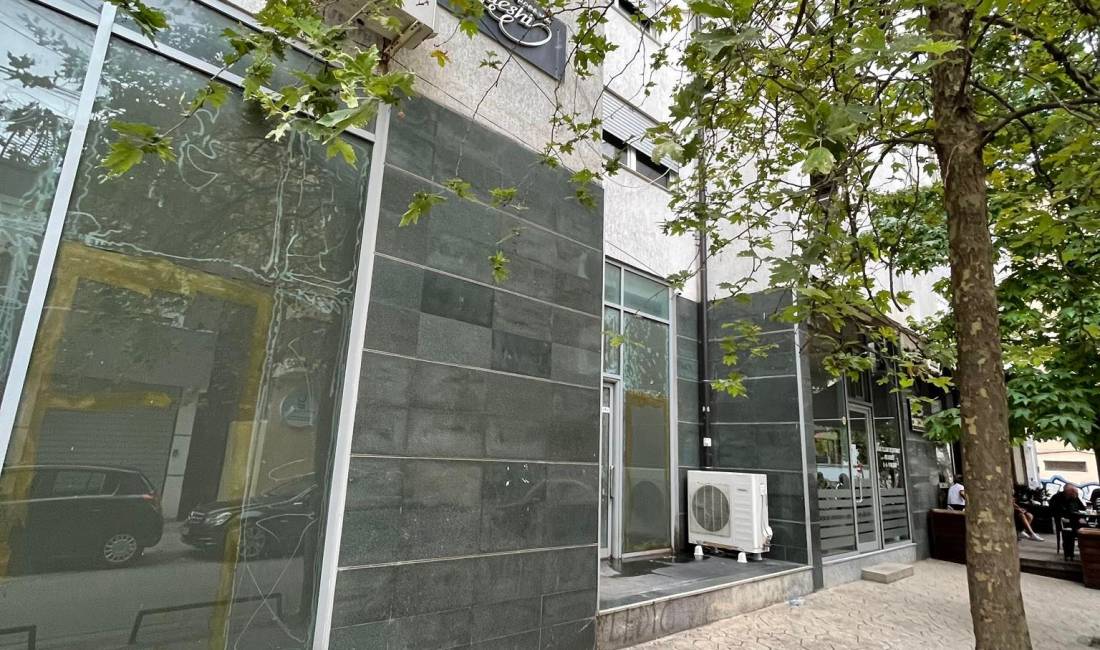 Shitet Ambient Biznesi aktualisht i dhene me Qira