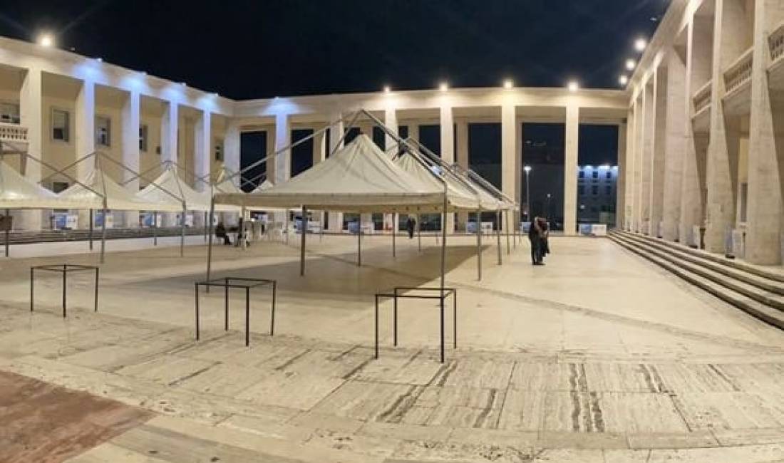 Ofrojme Tenda, Cadra, Tavolina, Karrige dhe Stola me qera per evente te ndryshme