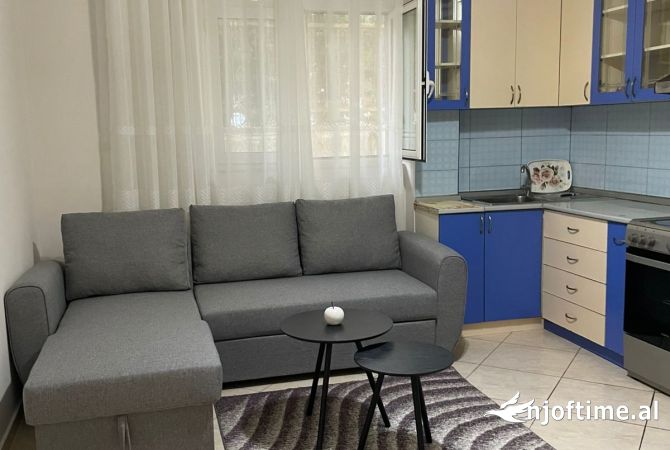 Jepet Apartament me qera 400€ vilst amerikane