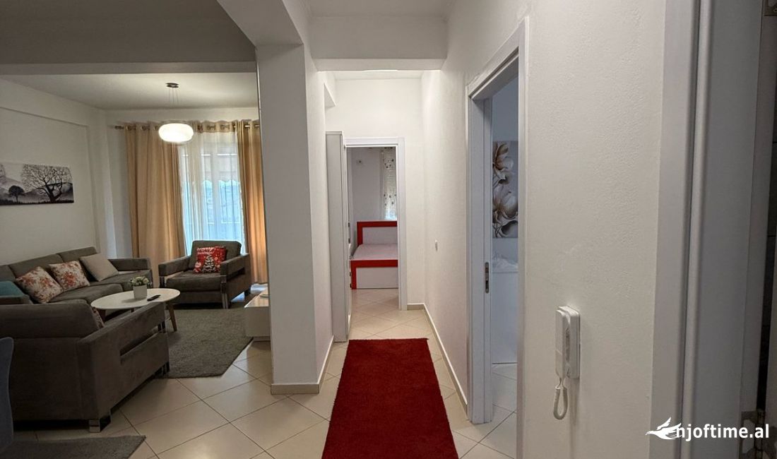 Appartamento in affitto a Tirana 2+1, Arredato