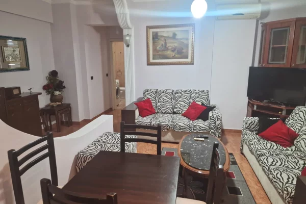 Appartamento in affitto a Tirana 2+1, Arredato
