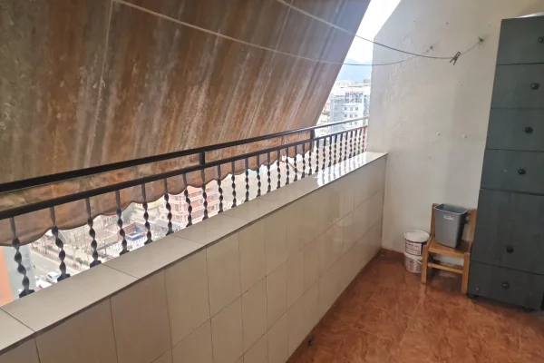 Appartamento in affitto a Tirana 2+1, Arredato