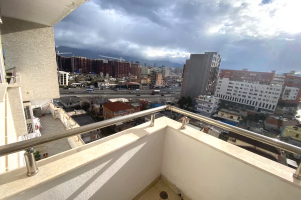 Appartamento in affitto a Tirana 2+1, Arredato