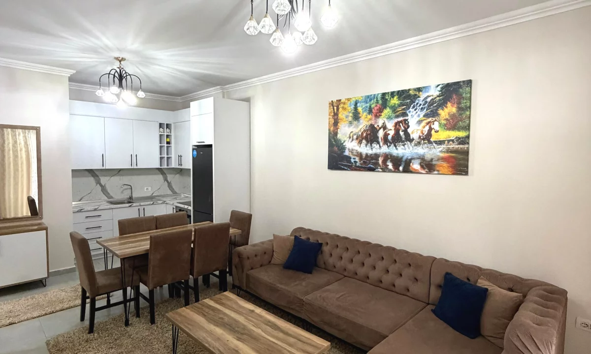 Shtepi me qera Apartament ne Tirane, 2+1, Mobilimi E mobiluar, Pagesa 550  Euro.