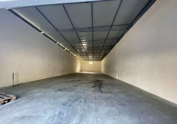 Business Property for Rent 4+1 in Tirana - 1,000 Euro