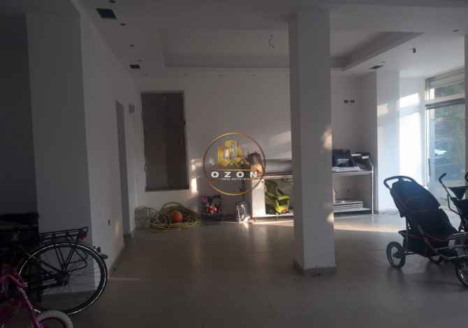 Shitet ambjent biznesi , me hipoteke . Adresa : 21 Dhjetori 