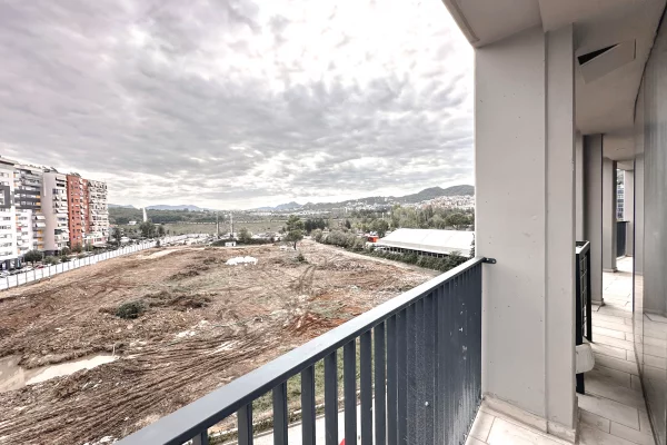 Shtepi ne shitje Apartament ne Tirane, 2+1, Mobilimi Bosh, pa mobiluar, Pagesa 448,000  Euro.