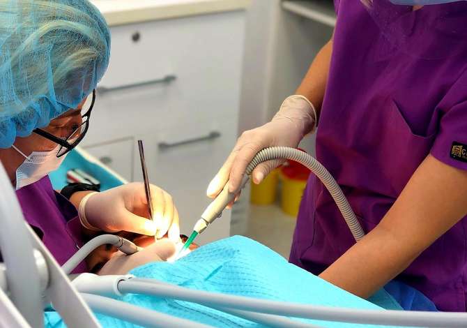 Klinika dentare - Ledismile ofron sherbime te specializuara ne Implantologji dhe Ortodonci