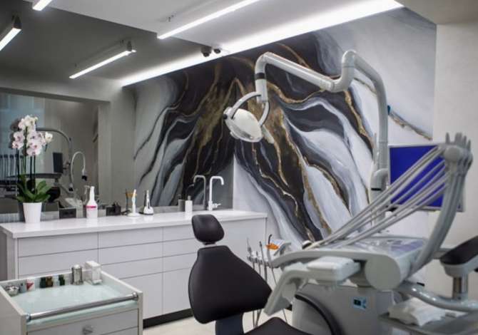 Klinike Dentare Paparisto ofron Zbardhim, Implante, Heqje, Estetik dentare, Heqje gurezash etj.