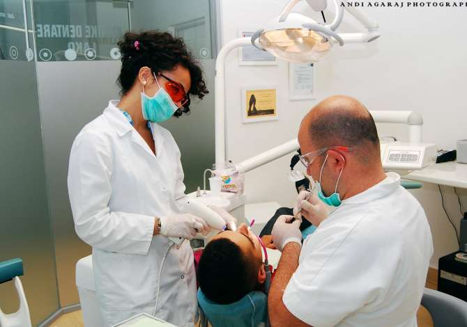 Klinika dentare Lako ofron sherbime ne Paradontologji, Estetik dentare, Implatologji dhe Ortodonci