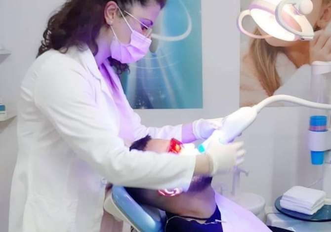 Klinika Dentare Parisi ofron sherbime si Heqje dhembi, Implante, Zbardhim etj.