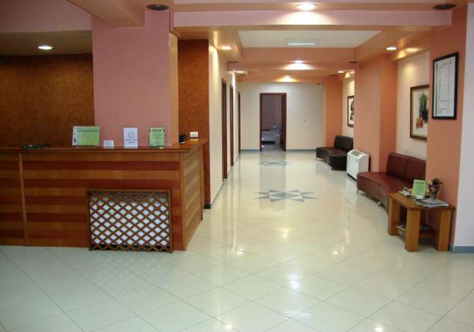 Qendra mjekesre ofron kryerjen e te gjithe games se analizave dhe ekzaminimeve me certifikim ISO te rezultateve