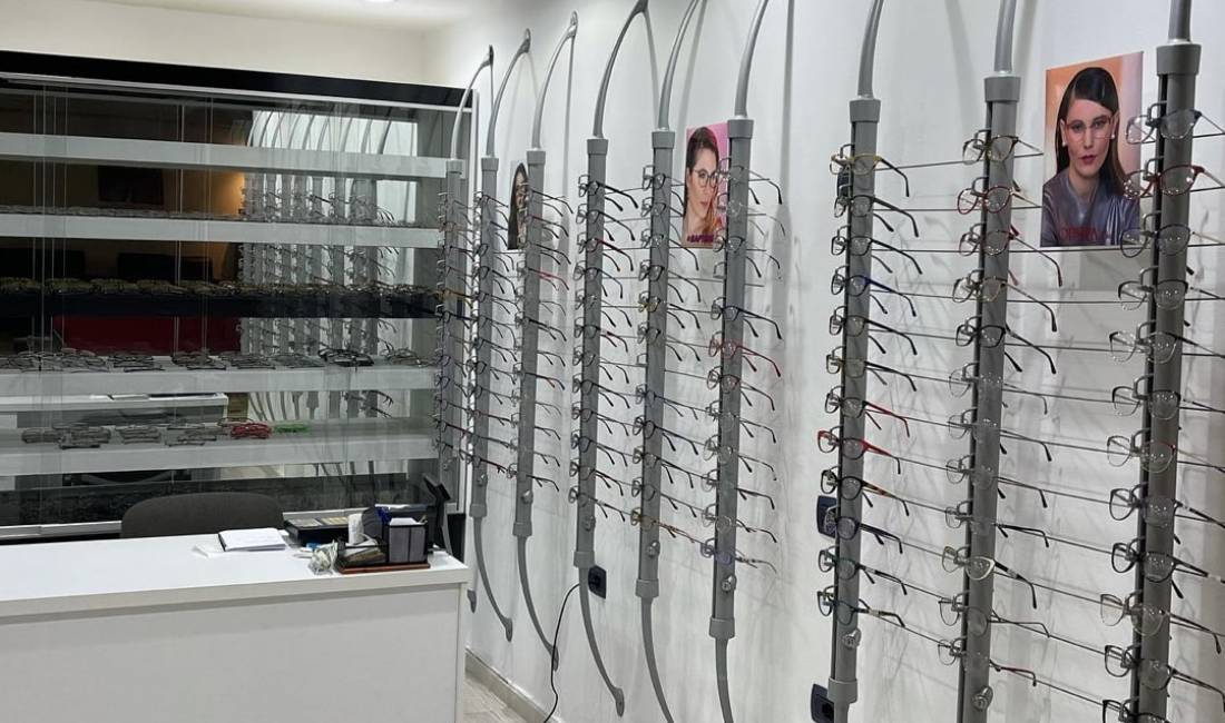 Klinika e syrit  ofron te gjitha sherbimet per problematikat kirurgjikale dhe jo vetem te syrit