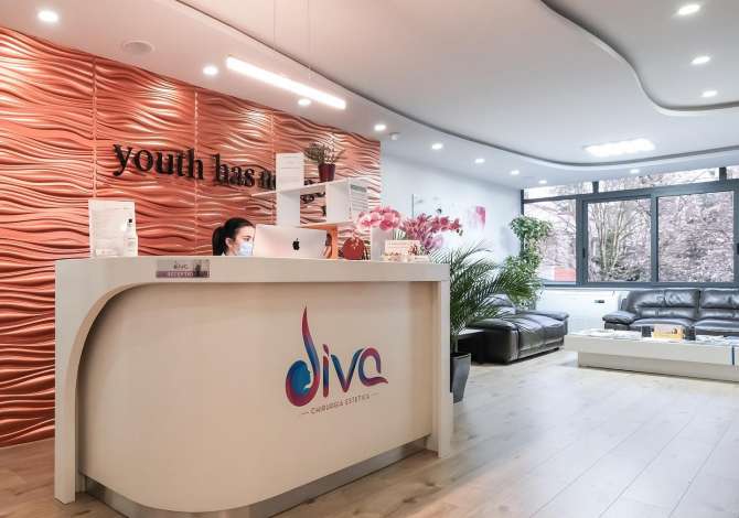 Klinika estetike  ofron sherbime si Rinoplastika, Otoplastika, Lifting i fytyres, Transplant i fokeve etj.