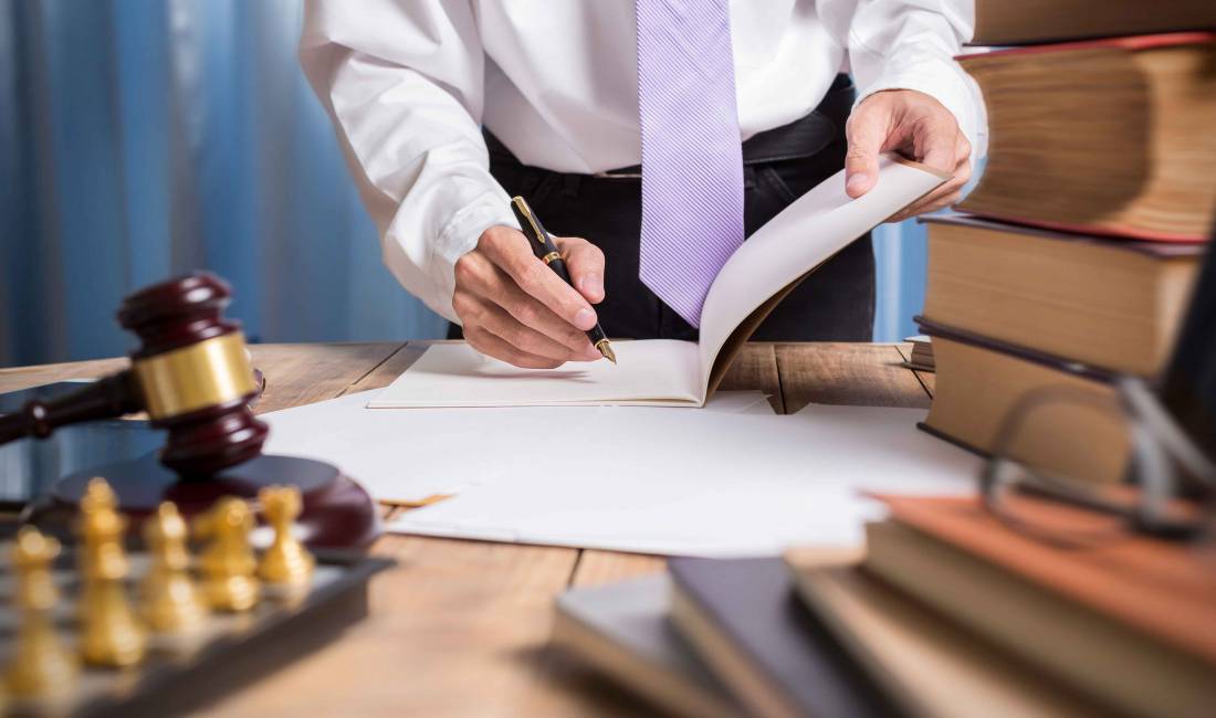 Studio Ligjore me Avokat Bujar M.Troci ofron sherbime per te gjitha ceshjtet qe trajtohen dhe perfshihen ne fushen e se drejtes Civile.