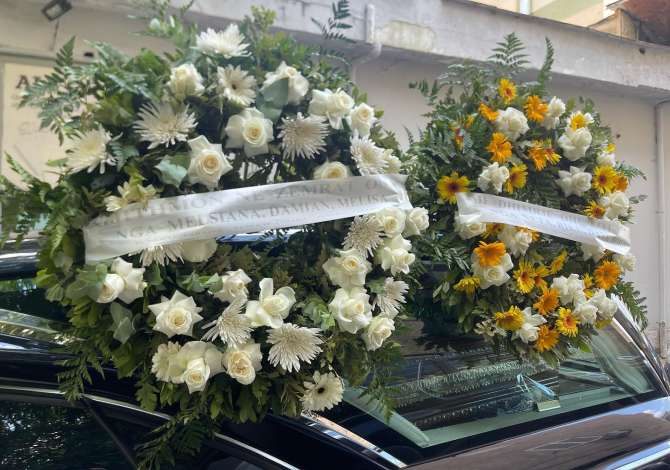 Agjensi Funerale Parajsa ofron te gjitha sherbimet si pergatitje, Vendosje ne arkivol, Pergatitje lajmerimeve, Transport me autofuneral