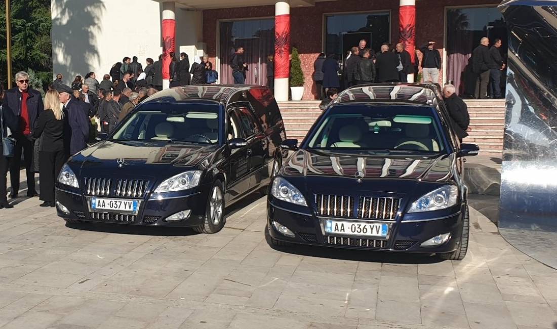 Agjensi Funerale ofron sherbime per Parapergatitje, Organizime, Kurora, Lule, Sherbime Funerale 24h dhe Pajisjet e nevojshme