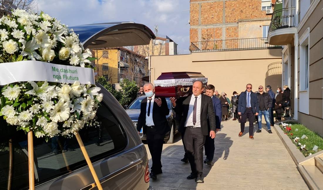 ALBA 2000 ofron Sherbim Funeral 24 ore (Autofuneral luksoze) dhe transport funeral ajror dhe tokesor nga Italia