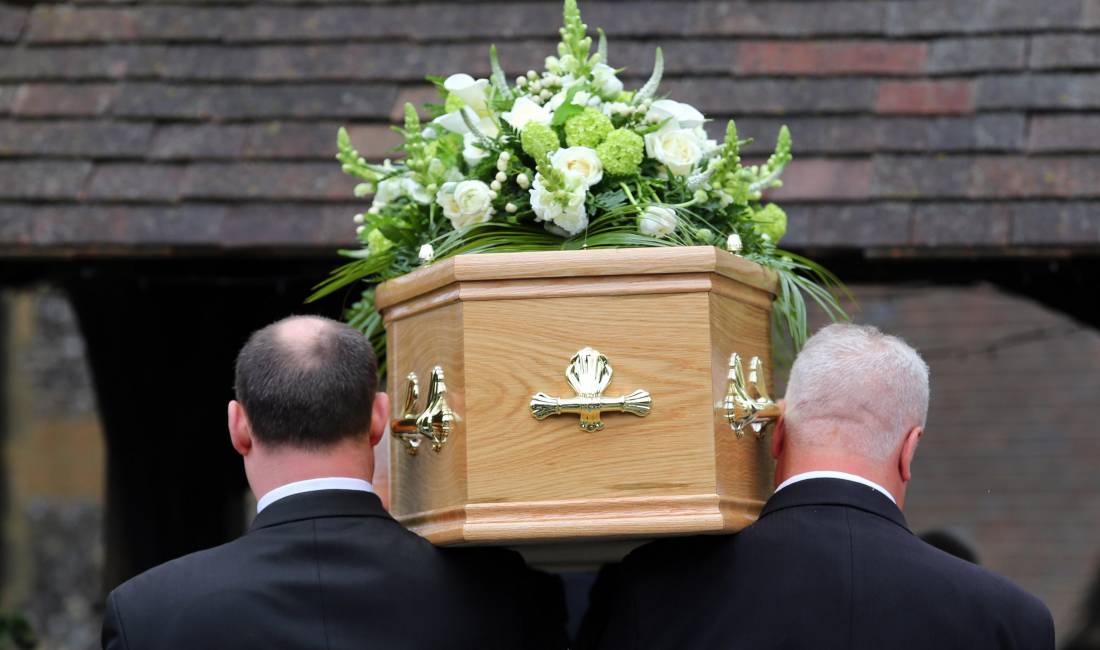 Agjensi Funerale ofron sherbimer per organizime te ceremonive Funerale, Sherbim Transporti, Qefin, Larje, Kurora 