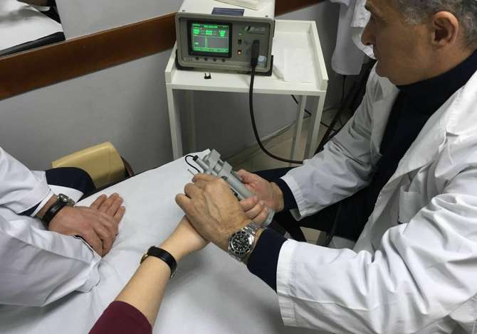 Klinika ofron sherbime mjekesore diagnostikuese, kurative dhe rehabilituese