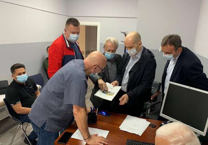 Klinika ofron sherbime mjekesore diagnostikuese, kurative dhe rehabilituese