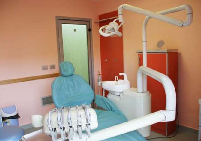 Klinika dentare Vrioni ofron sherbime te specializuara ne Stomatologji parandaluese, Diagnostikimi Radiologjik, Implantogji, Ortodoncia, Kirurgji orale etj.