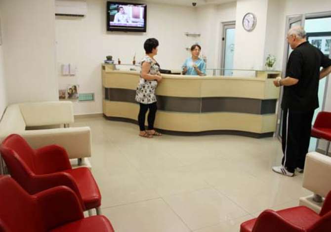 Klinika dentare Vrioni ofron sherbime te specializuara ne Stomatologji parandaluese, Diagnostikimi Radiologjik, Implantogji, Ortodoncia, Kirurgji orale etj.