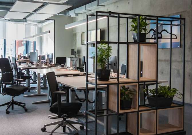 Mobileri e cila ofron zgjidhje per mobilimin e banesave, ambienteve te punes (zyra), lokaleve si dhe institucioneve te ndryshme.