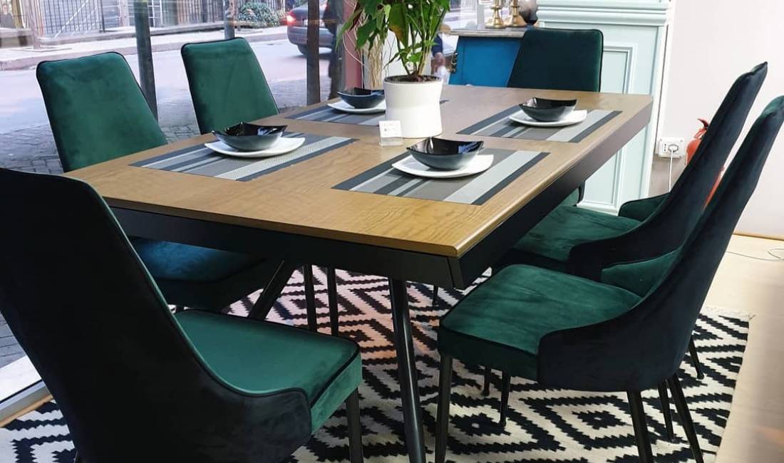 Mobileri e cila ofron zgjidhje per mobilimin e banesave, ambienteve te punes (zyra), lokaleve si dhe institucioneve te ndryshme.