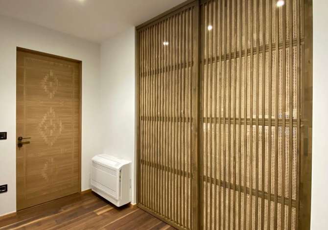 Prodhojme dyer, mobilie, kuzhina, kanate dhe elemete te tjera shtese me eksperience disa vjecare ne treg