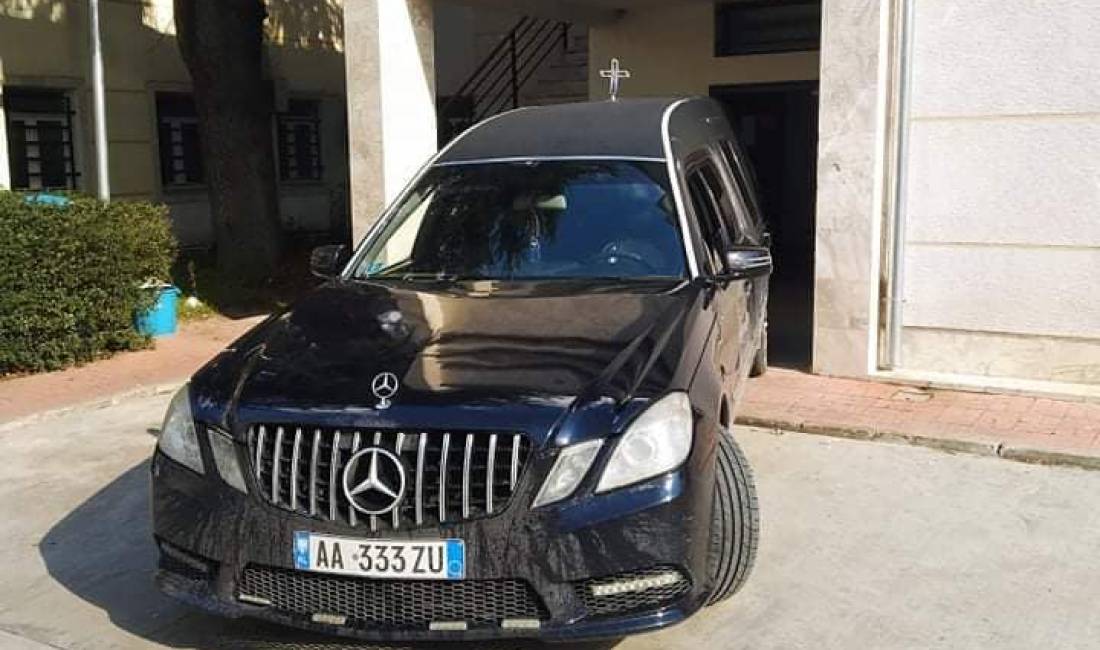 Funeral Iliri ofron Transport funeral Itali-Shqiperi, Autobus ne dispozicionin tuaj falas dhe Varre Graniti