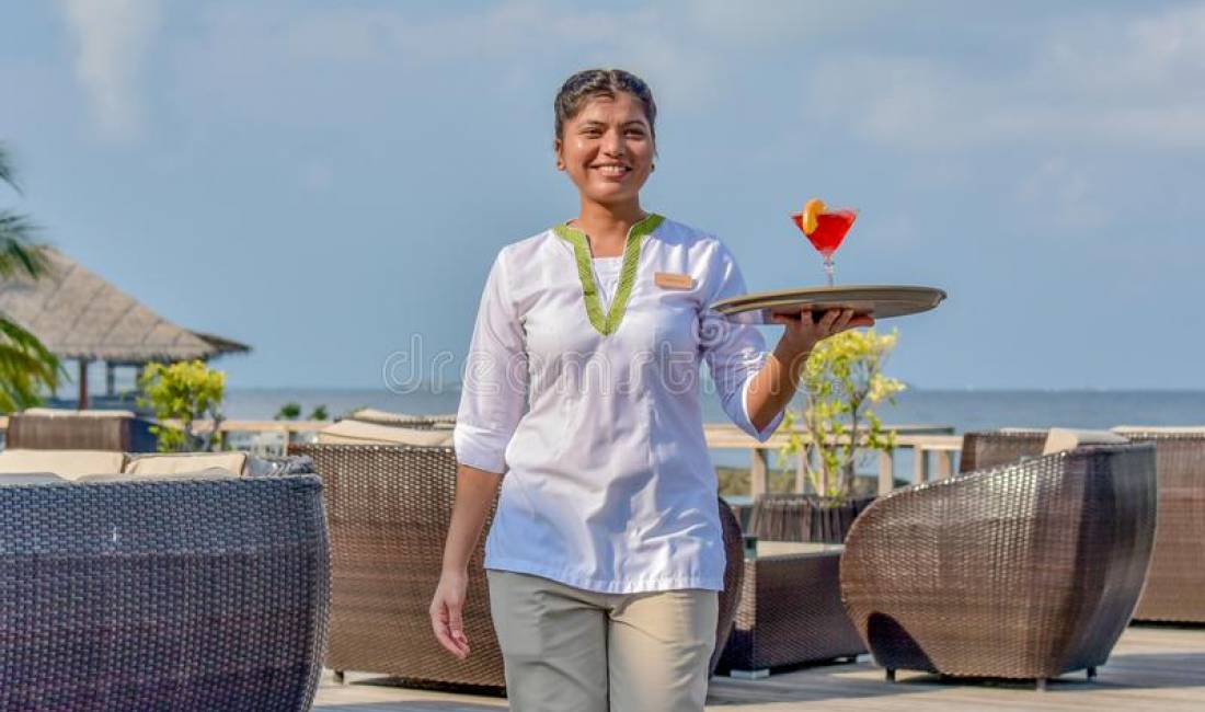 Offerte di lavoro a Valona, Profession Kamarier / e , Con esperienza, Pagamento 80,000  Leke.