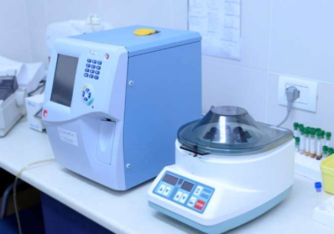 Klinike Obstetrikale gjinekologjike  ofron sherbime Obstetrikal, Gjinekologjike, Laboratori, Ekografi, PHP, Pap-Test, Kolposkopi