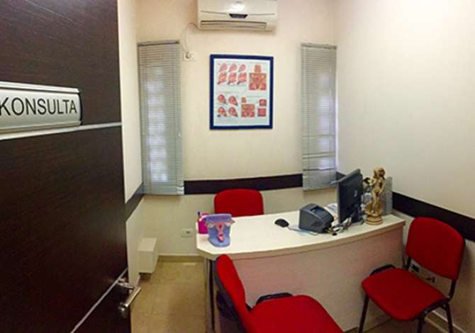 Klinike Obstetrikale gjinekologjike  ofron sherbime Obstetrikal, Gjinekologjike, Laboratori, Ekografi, PHP, Pap-Test, Kolposkopi