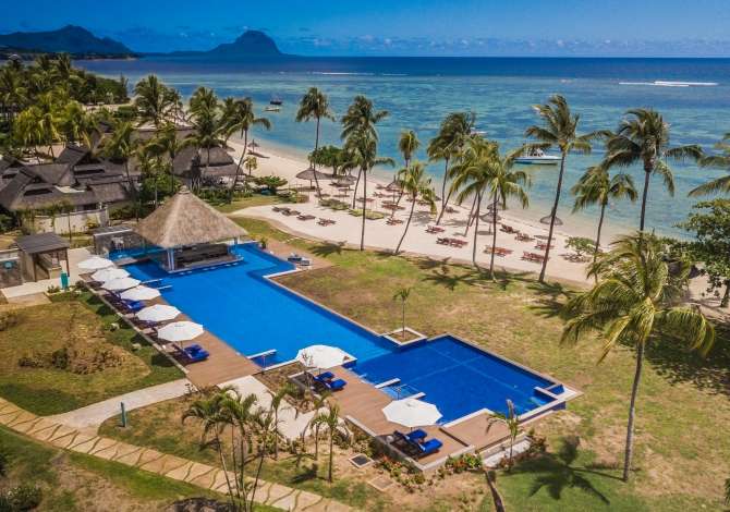 Agjensia e udhetimit ofrn udhetime me traget, avion charter, rezervime hoteli etj.