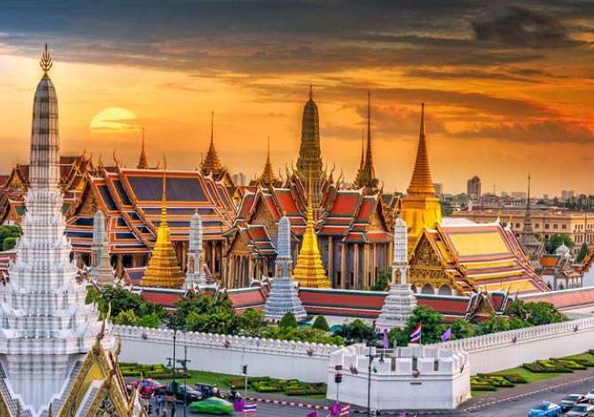 Agjensi turistike per bileta autobusi/avioni/trageti. Makina me qera dhe paketa turistike.