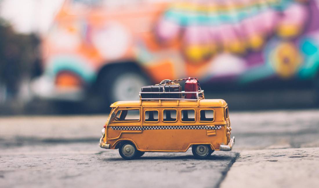 Agjensia turistike ofron kryerjen e transportit te rregullt nderkombetar per Itali, Gjermani etj. 