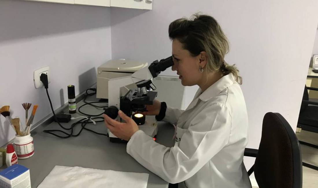 Klinika Dermo-Estetike Demiraj ofron sherbime si vizita dermatologjike, Dermatoskopi, Heqje verruthe, kallo, kandiloma, Plexer, Filler, Botox etj.