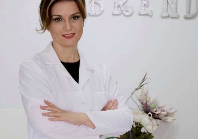 Klinika Dermatologjike-Estetike ofron Vizita Dermatologjike, Trikoskopi, Dermatoskopi, Trajtimin e akneve, Rrudhave, Renien e Flokeve etj.