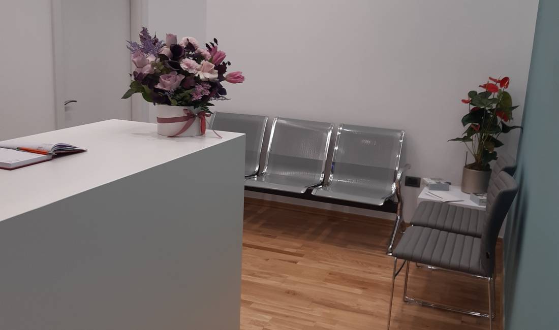 Klinike e perkushtuar per trajtimin e kancerit te lekures, nishaneve. 