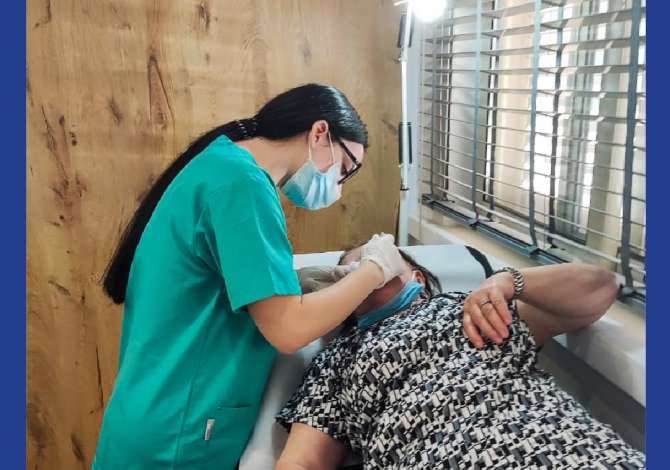 Klinike e perkushtuar per trajtimin e kancerit te lekures, nishaneve. 