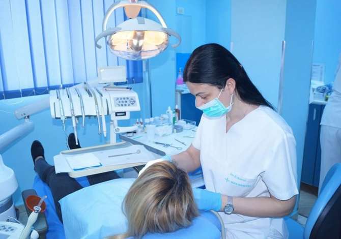 Poliklinika dentare ofron sherbime ne proteze,kirurgji ortodenci,terapi radiologji